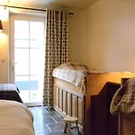 別荘 With Hottub In Calm Area