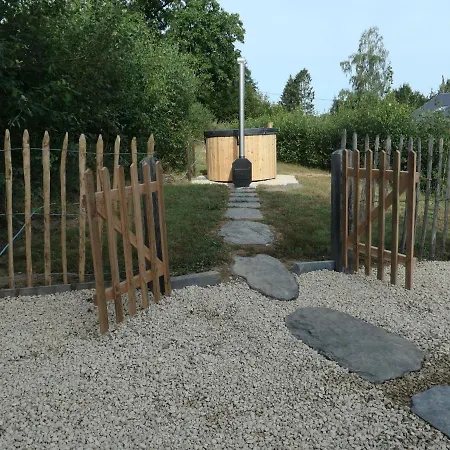 Holiday home With Hottub In Calm Area *